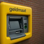 Jak wypłacić pieniądze z bankomatu w Holandii?
