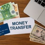 Przelew międzynarodowy: ile idzie i ile kosztuje? Jak obniżyć koszty?