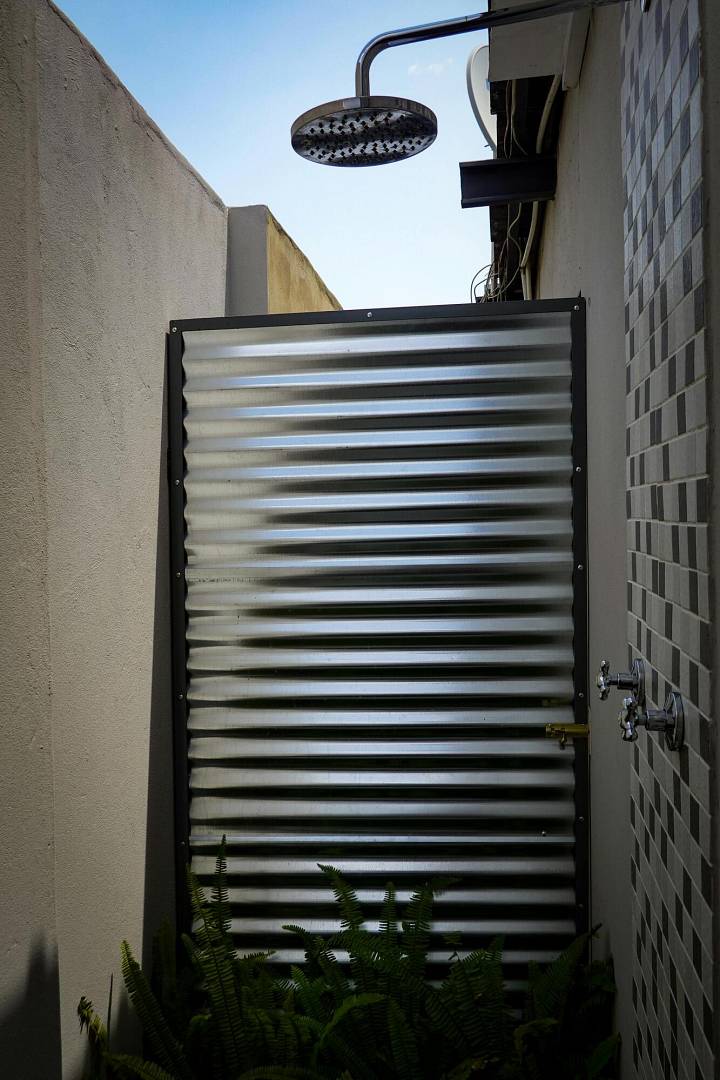 Outdoor douche: luxe, comfort en vrijheid in je eigen tuin