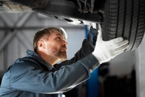 Kiedy zrobić geometrię kół? Objawy i sytuacje, które tego wymagają